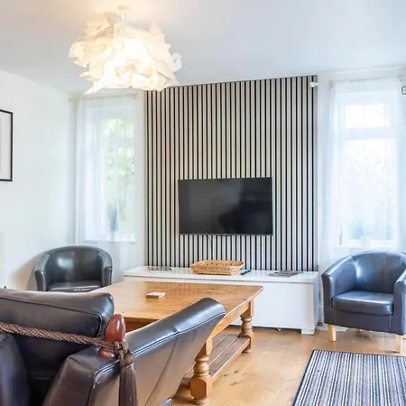 شقة Beautiful Cotham Garden Flat 2 Bedroom