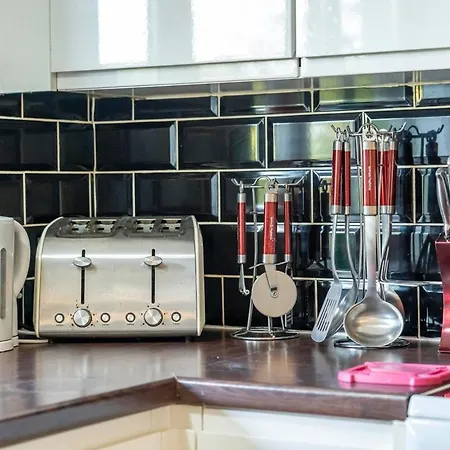 Beautiful Cotham Garden Flat 2 Bedroom Apartman *