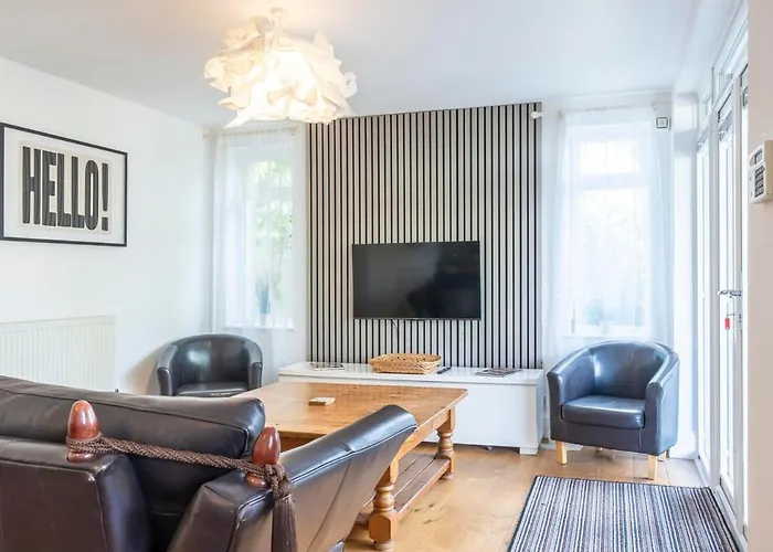 شقة Beautiful Cotham Garden Flat 2 Bedroom