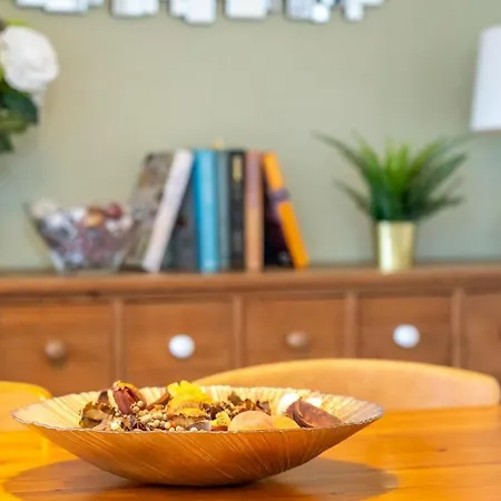 Beautiful Cotham Garden Flat 2 Bedroom *