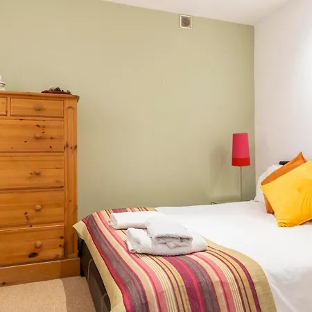 Apartamento Beautiful Cotham Garden Flat 2 Bedroom